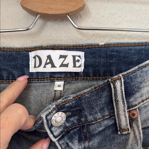 Daze Jeans Shy Girl Women's Light Blue Distressed Jeans - Picture 7 of 11